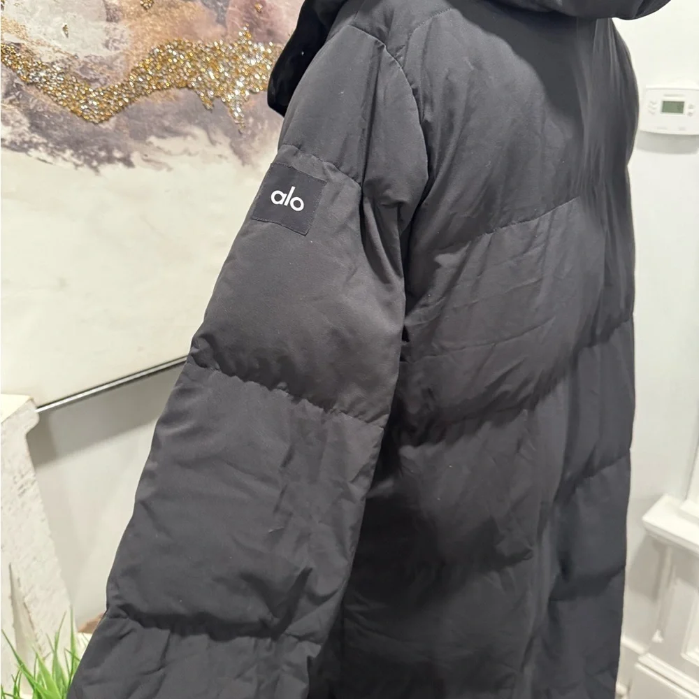 ALO Yoga Black Puffer Coat
